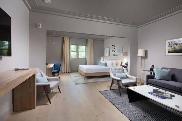 Room 17 of 57